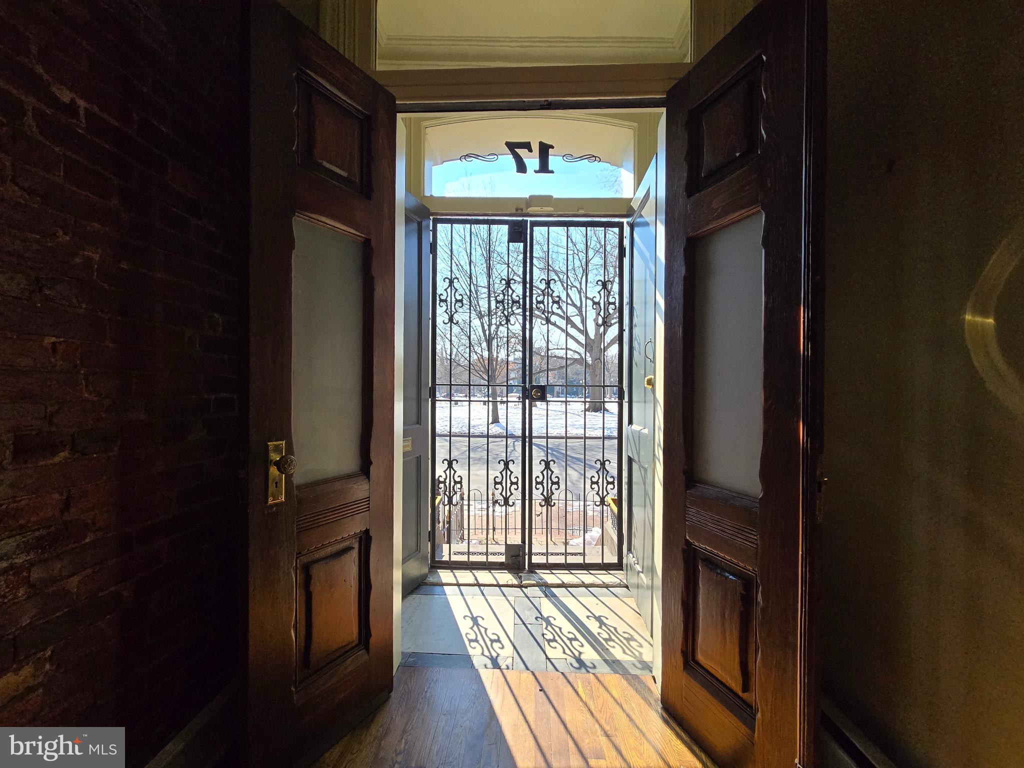 17 Logan Circle Northwest Washington, DC 20005 - Photo 4 of 43 Entry