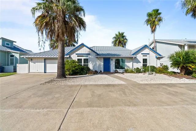 $825,000 | 21 Flamingo Road, Rockport, TX 78382