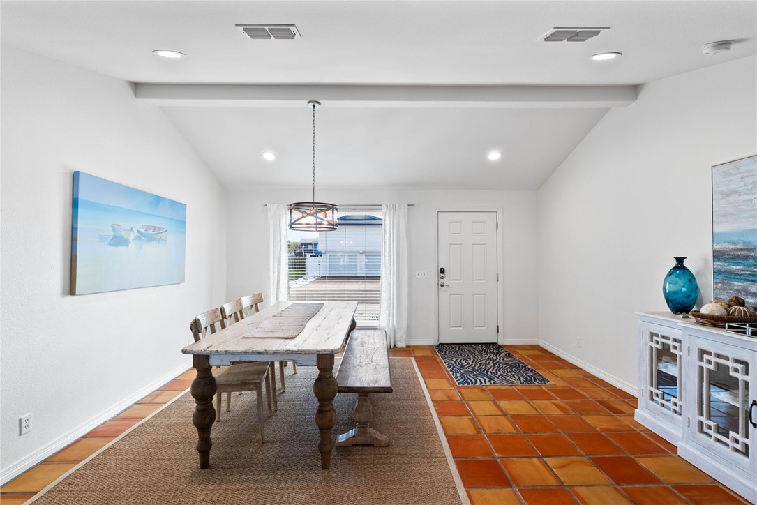 21 Flamingo Road Rockport, TX 78382 - Photo 11 of 30 a workspace with furniture and window