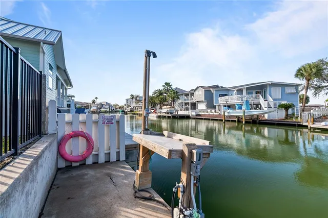 $825,000 | 21 Flamingo Road, Rockport, TX 78382