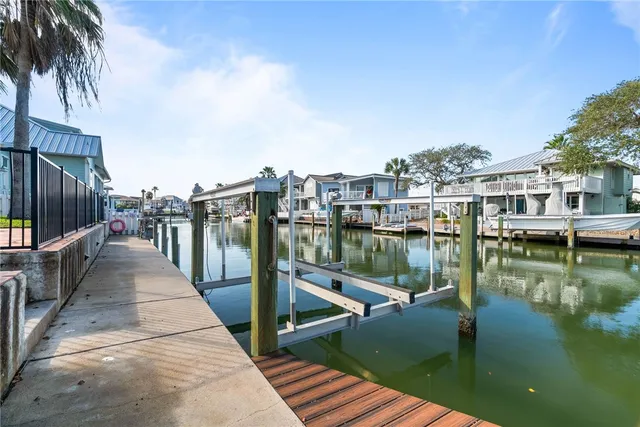 $825,000 | 21 Flamingo Road, Rockport, TX 78382