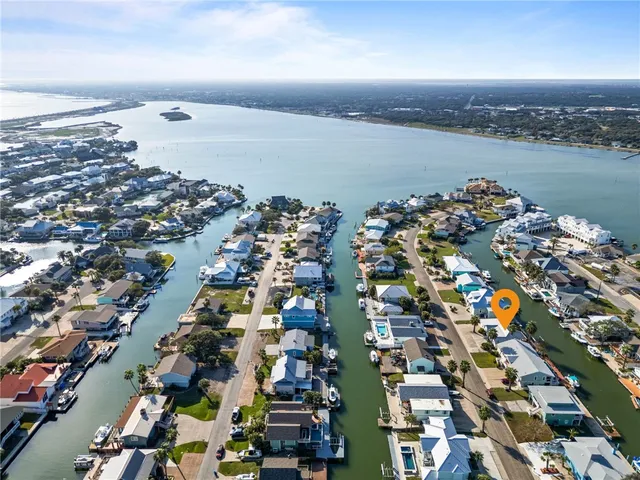 $825,000 | 21 Flamingo Road, Rockport, TX 78382