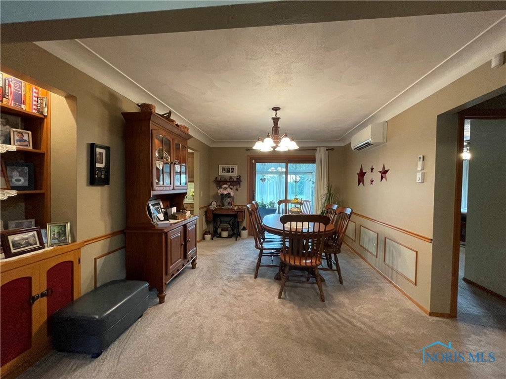 24210 James Ridge Road Millbury, OH 43447 - Photo 14 of 36 Dining Rm