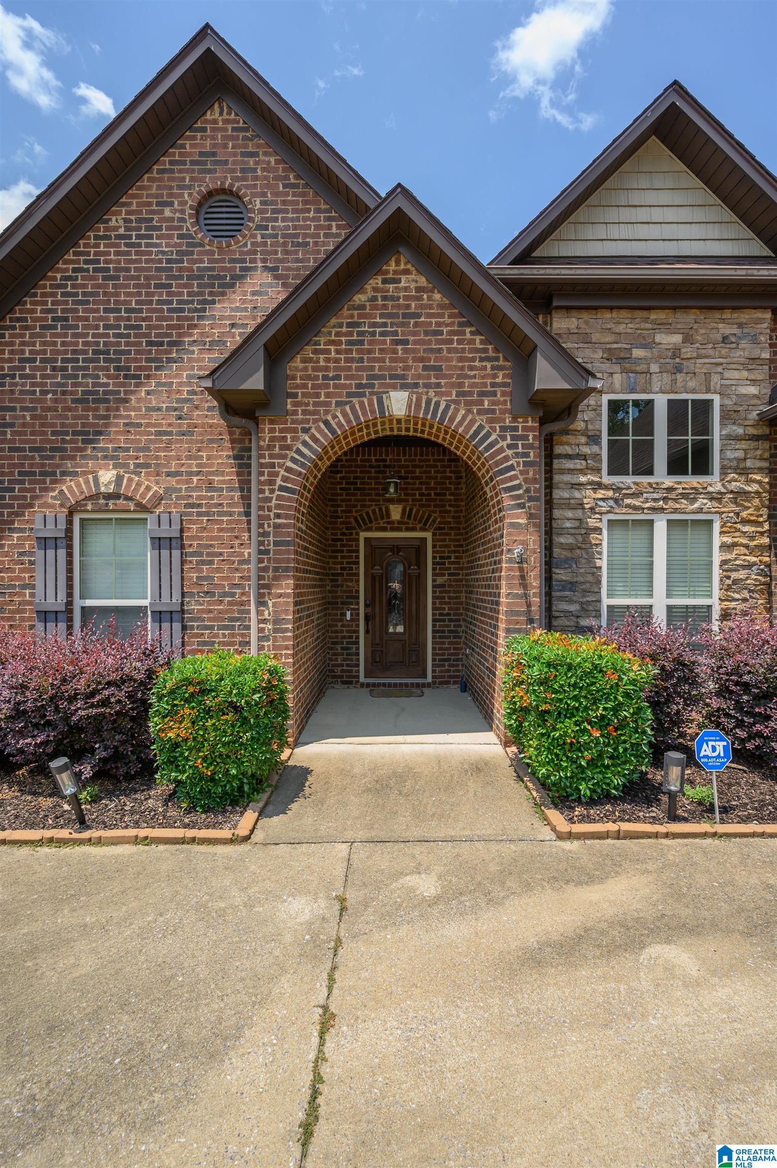 418 Ballantrae Road Pelham, AL 35124 - Photo 3 of 38