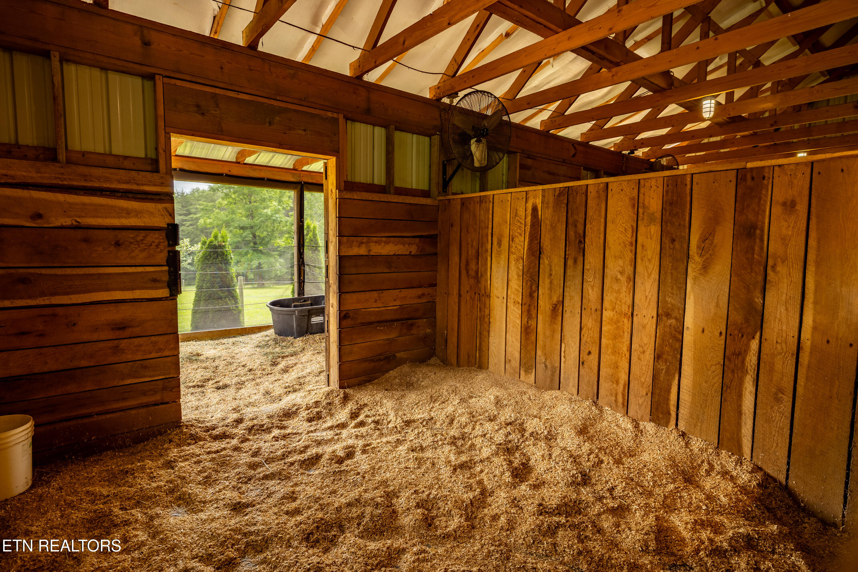 1152 Brier Branch Road Graysville, TN 37338 - Photo 32 of 49 Barn Stall