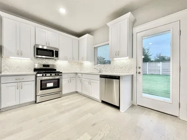 $2,295 | 2415 Lakey Cove, Leander, TX 78641