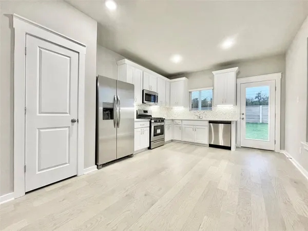 $2,295 | 2415 Lakey Cove, Leander, TX 78641