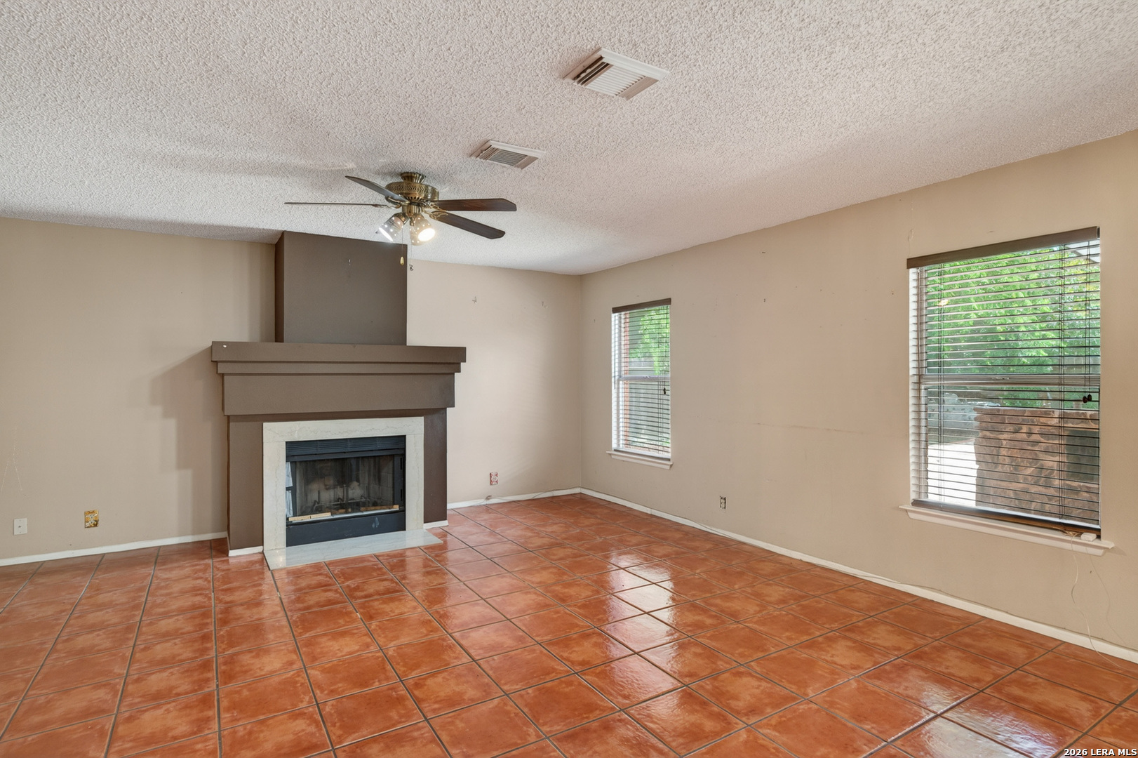 8014 Swindow Circle Converse, TX 78109 - Photo 10 of 32