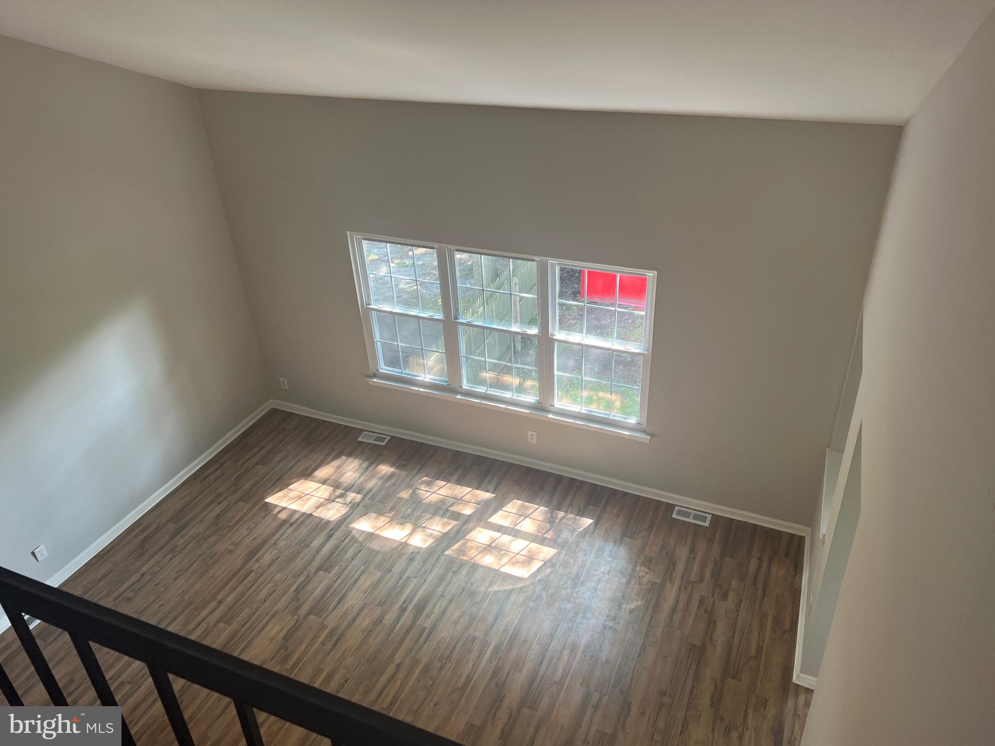 26 Hampton Gate Drive, Unit B Sicklerville, NJ 08081 - Photo 4 of 18 LIVINGROOM