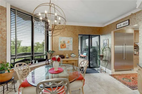 $629,000 | 2660 Peachtree Road Northwest, Unit 10H, Atlanta, GA 30305