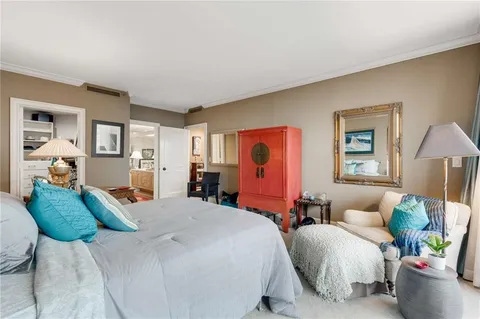 $629,000 | 2660 Peachtree Road Northwest, Unit 10H, Atlanta, GA 30305