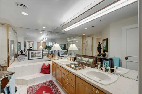 $629,000 | 2660 Peachtree Road Northwest, Unit 10H, Atlanta, GA 30305