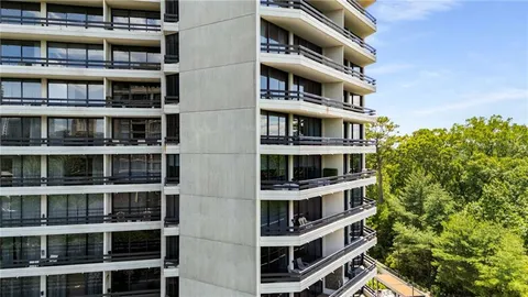 $629,000 | 2660 Peachtree Road Northwest, Unit 10H, Atlanta, GA 30305