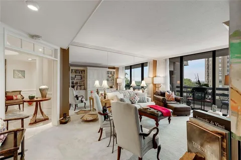 $629,000 | 2660 Peachtree Road Northwest, Unit 10H, Atlanta, GA 30305