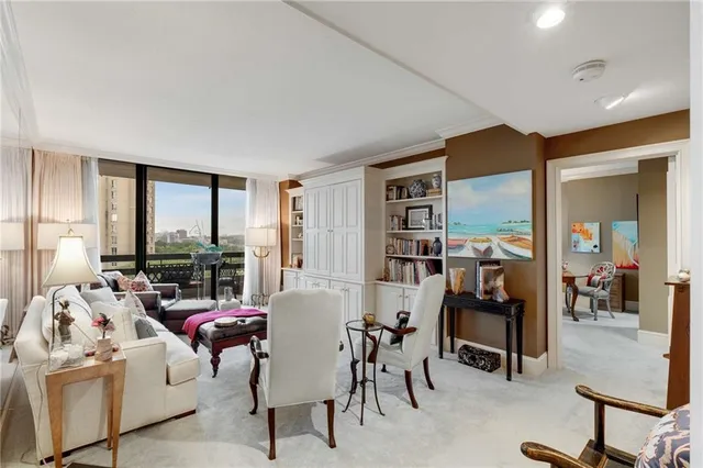 $665,000 | 2660 Peachtree Road Northwest, Unit 10H, Atlanta, GA 30305