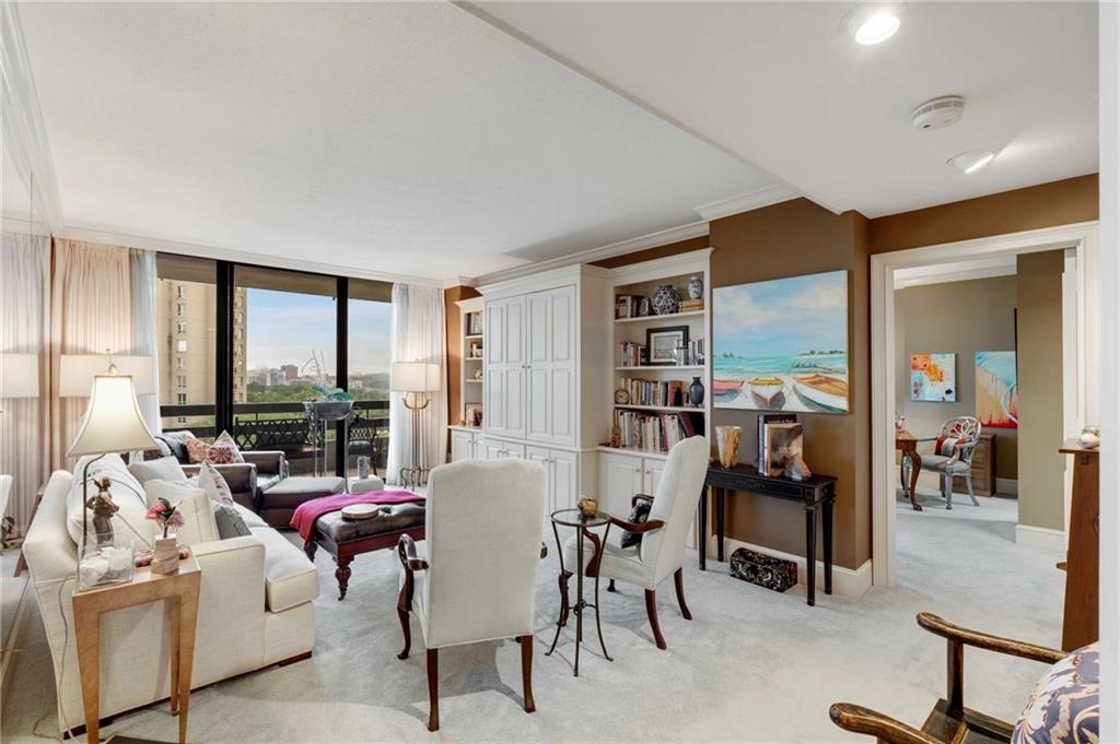 2660 Peachtree Road Northwest, Unit 10H Atlanta, GA 30305 - Photo 3 of 44