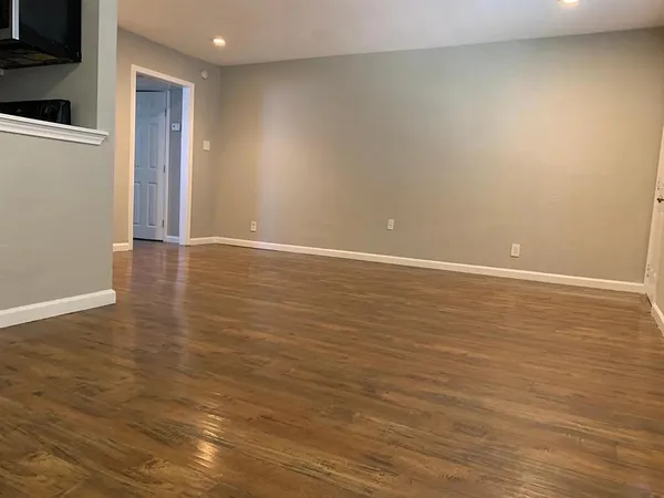 $995 | 4950 Live Oak Street, Unit 108, Dallas, TX 75206