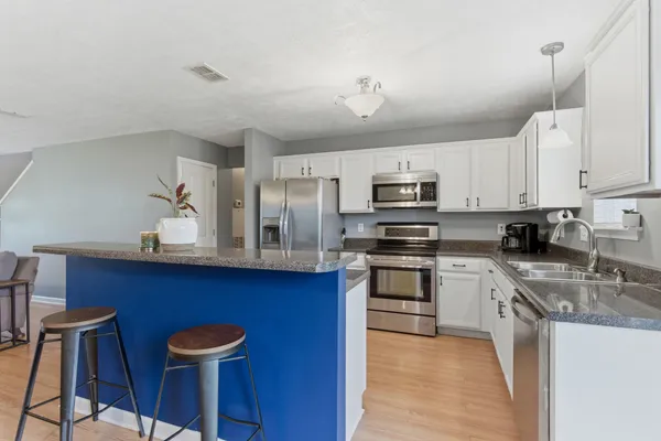 $385,000 | 305 Canal Court, Hermitage, TN 37076