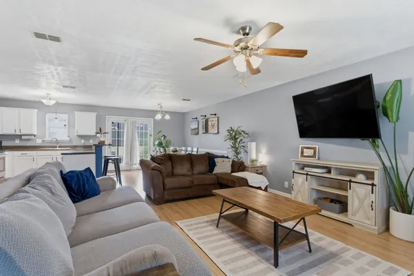 $385,000 | 305 Canal Court, Hermitage, TN 37076