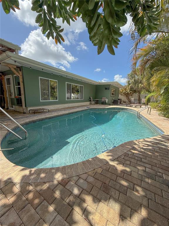 2058 Nursery Road Clearwater, FL 33764 - Photo 19 of 76
