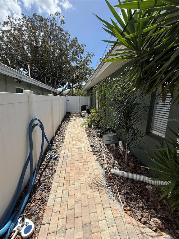 2058 Nursery Road Clearwater, FL 33764 - Photo 21 of 76
