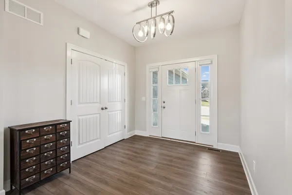 $849,900 | 6900 Grover Street, Bettendorf, IA 52722