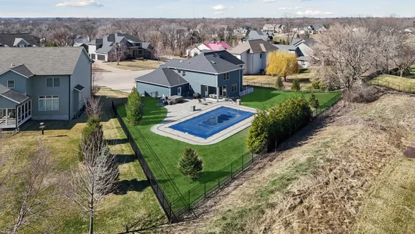 $849,900 | 6900 Grover Street, Bettendorf, IA 52722
