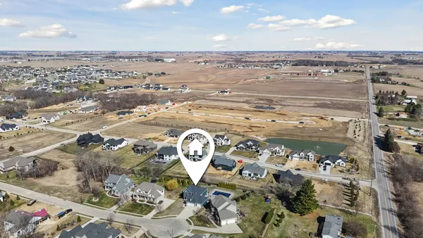 $849,900 | 6900 Grover Street, Bettendorf, IA 52722