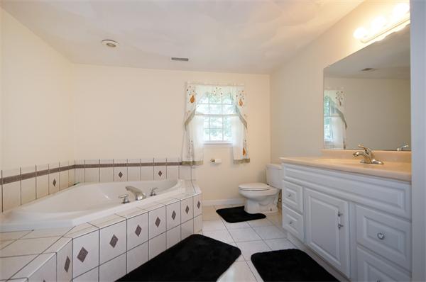 7 Bradford Road Burlington, MA 01803 - Photo 18 of 23 Gallery Image 18