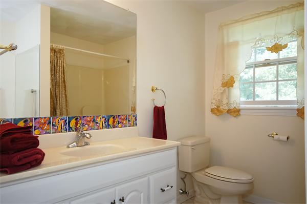 7 Bradford Road Burlington, MA 01803 - Photo 19 of 23 Gallery Image 19