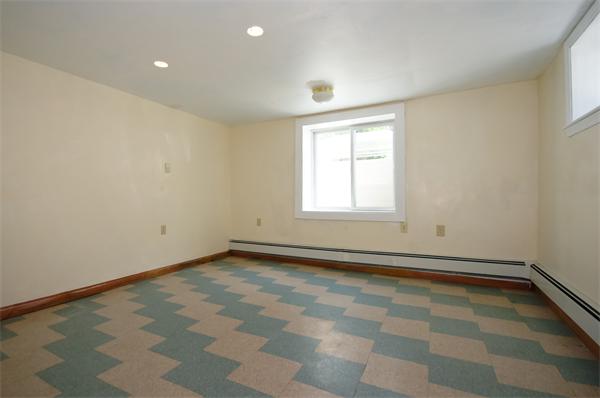 7 Bradford Road Burlington, MA 01803 - Photo 20 of 23 Gallery Image 20