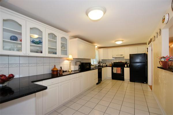 7 Bradford Road Burlington, MA 01803 - Photo 8 of 23 Gallery Image 8