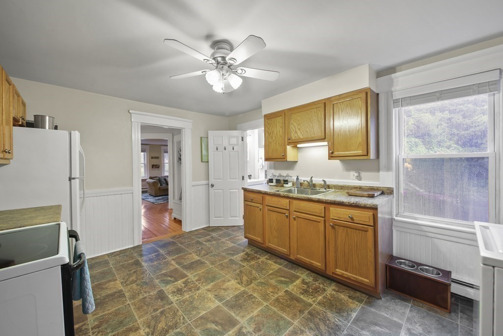 26 Bailey Road Holden, MA 01520 - Photo 7 of 32