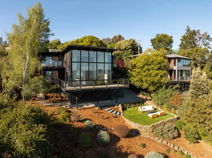 $4,477,000 | 5002 Paradise Drive, Tiburon, CA 94920