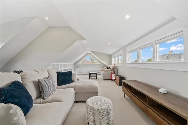 $1,050,000 | 936 River Park Drive, Memphis, TN 38103