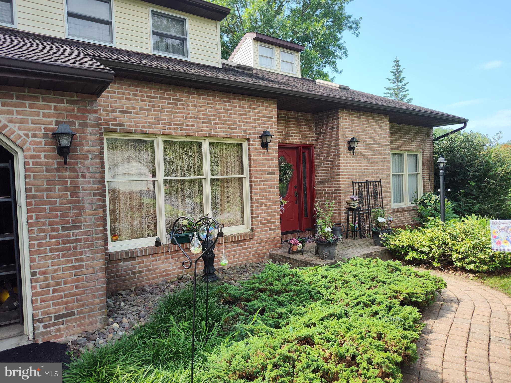 121 Green Road Reading, PA 19606 - Photo 3 of 53 Gallery Image 3