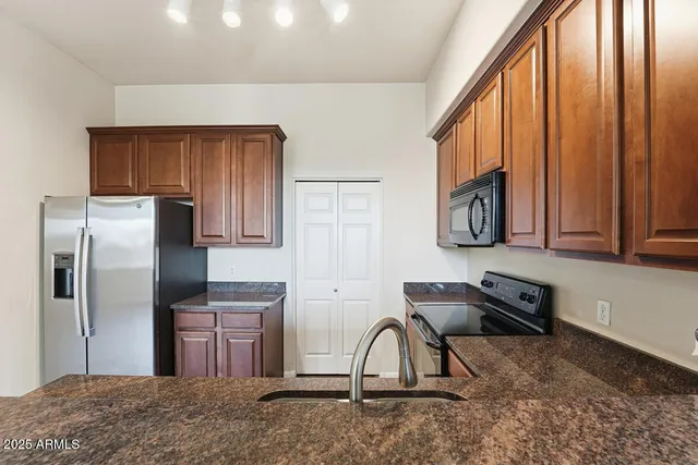 $1,595 | 3330 South Gilbert Road, Unit 2003, Chandler, AZ 85286