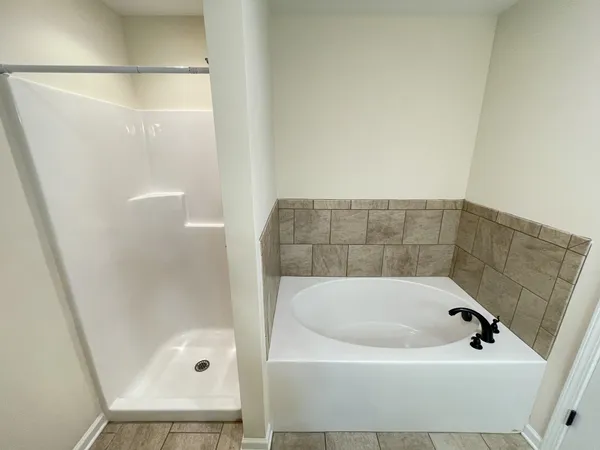 $1,895 | 203 Laurelwood Drive, White House, TN 37188