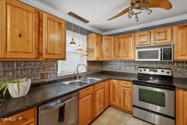 $435,000 | 289 Brookside Lane, Bluff City, TN 37618