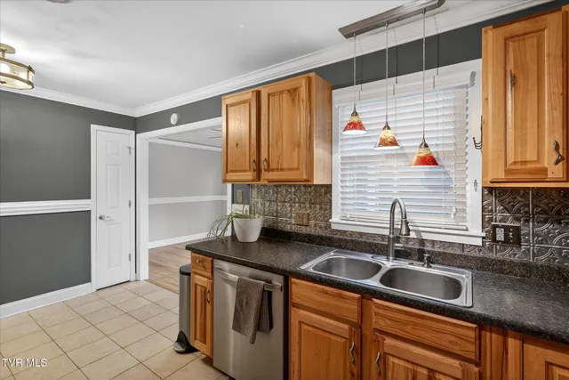 $435,000 | 289 Brookside Lane, Bluff City, TN 37618