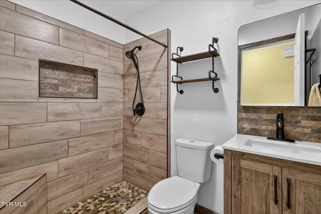 $435,000 | 289 Brookside Lane, Bluff City, TN 37618