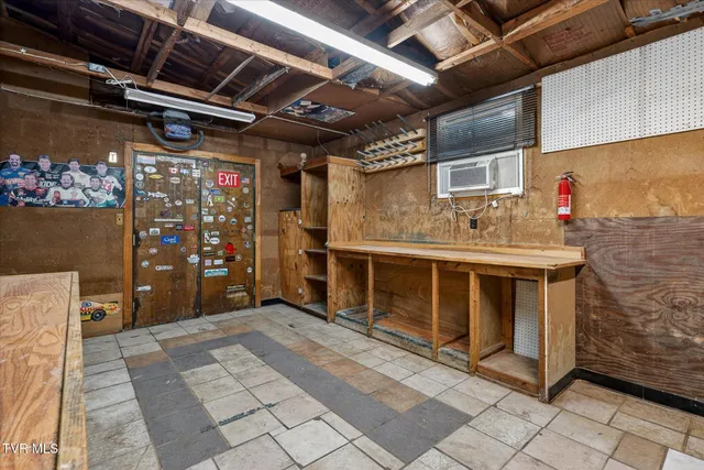 $435,000 | 289 Brookside Lane, Bluff City, TN 37618