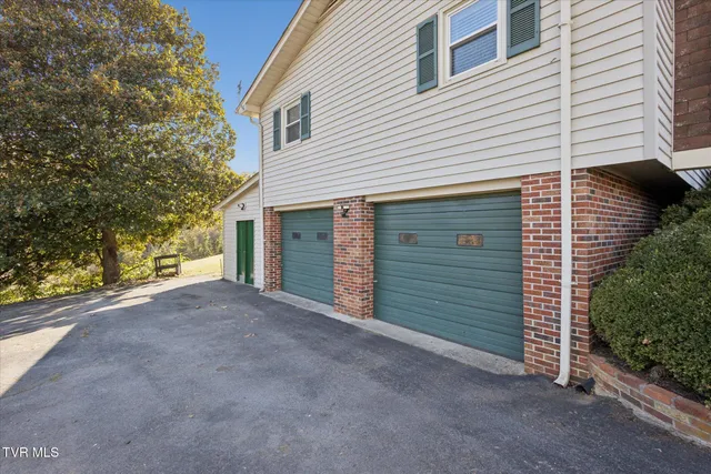 $435,000 | 289 Brookside Lane, Bluff City, TN 37618