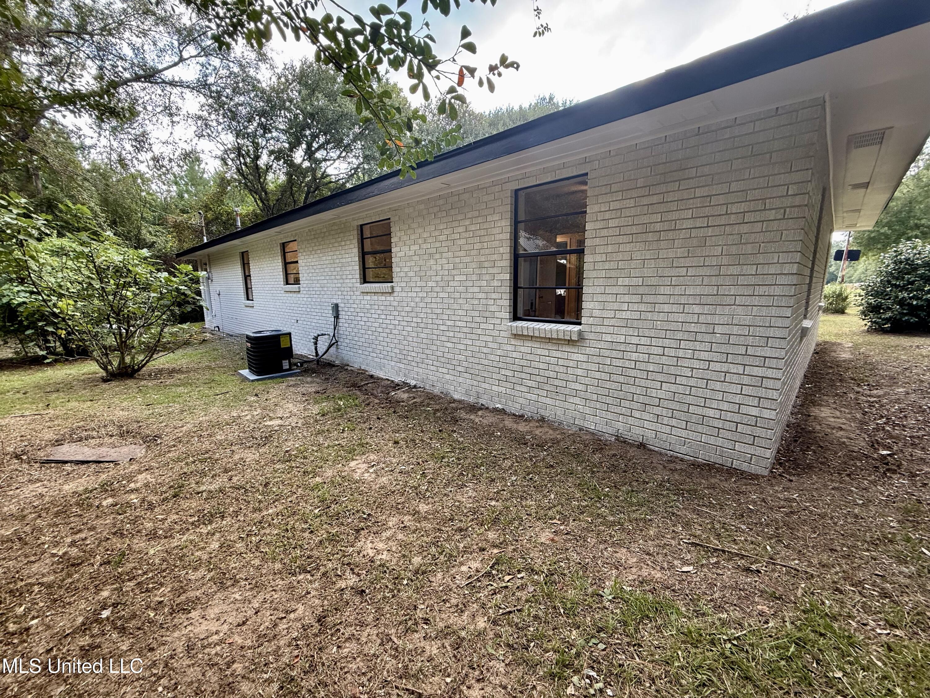 158 Shiloh-Firetower Road Foxworth, MS 39483 - Photo 7 of 20 IMG_1269