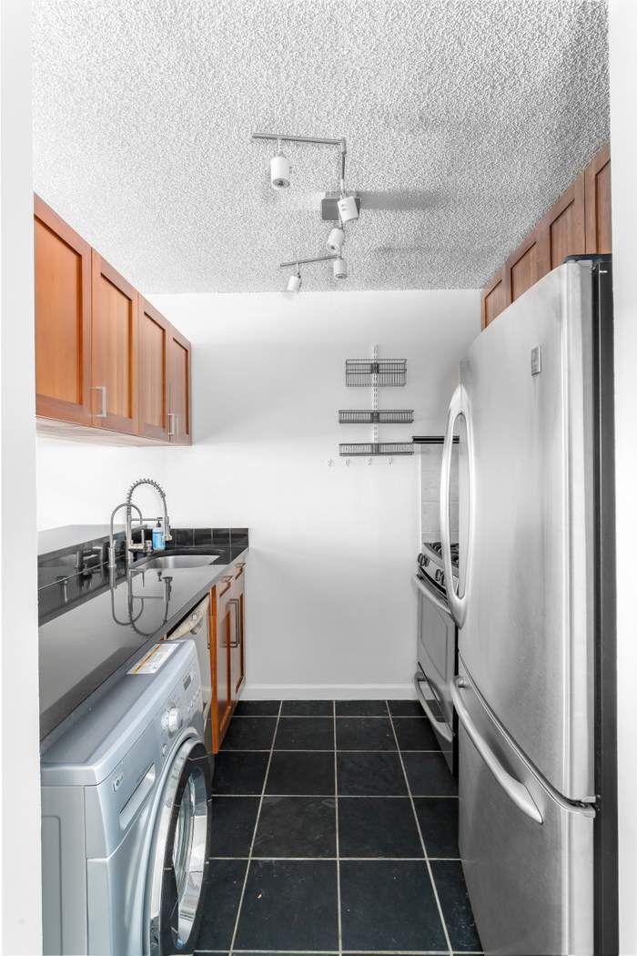 376 Broadway, Unit 18E Manhattan, NY 10013 - Photo 4 of 11