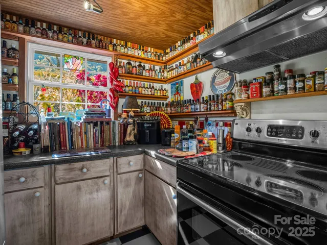 $599,000 | 712 Main Street, Black Mountain, NC 28711