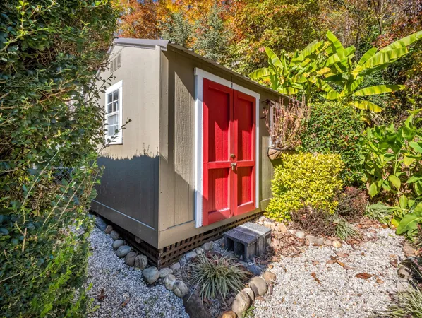 $599,000 | 712 Main Street, Black Mountain, NC 28711