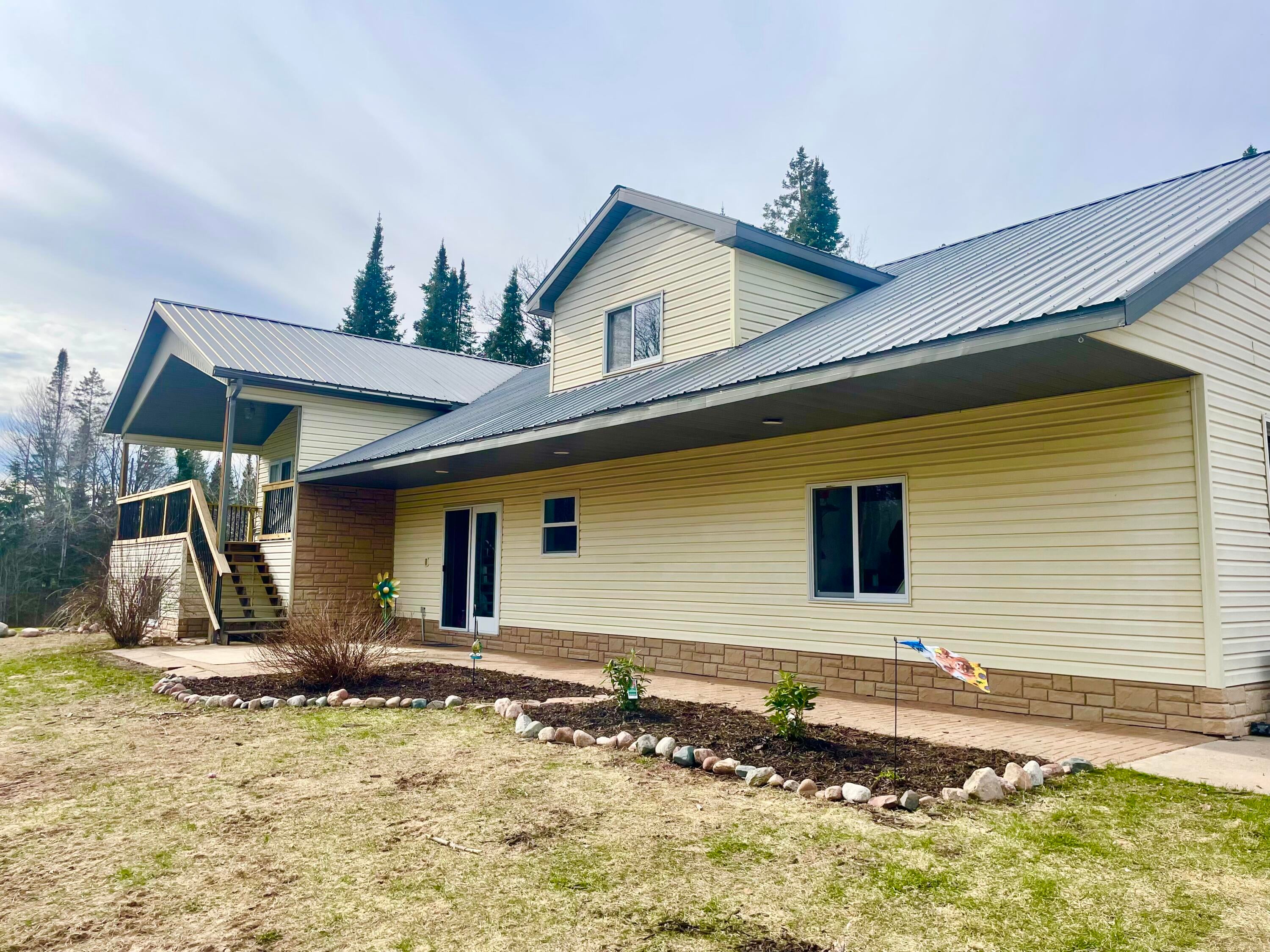 327 West 16 Mile Road Dafter, MI 49724 - Photo 2 of 40 Gallery Image 2