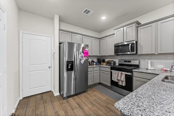 $299,000 | 8033 Scanlan Oak, Missouri City, TX 77459