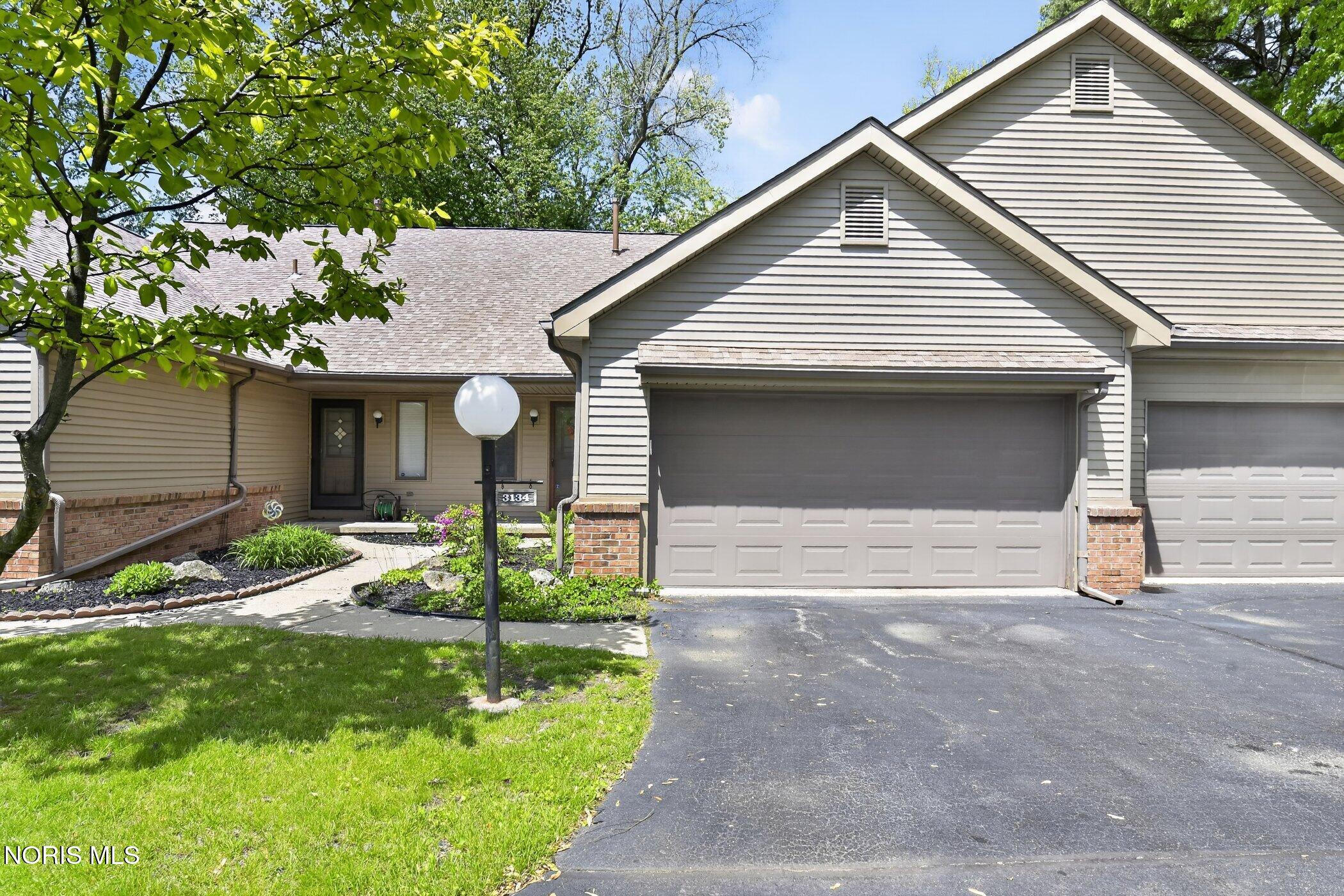 3134 Evergreen Road Toledo, OH 43606 - Photo 1 of 18 3134-Evergreen-Rd-Toledo-OH-43606-Window